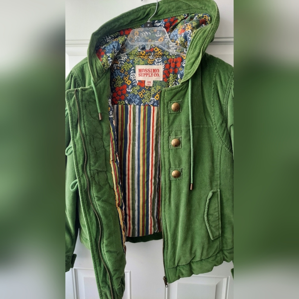 Green Jacket - Picture 4 of 6
